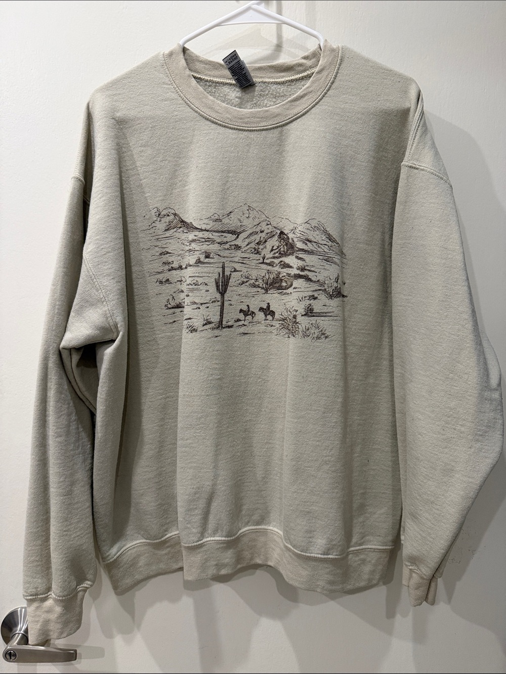 Women’s Desert Graphic Crewneck Sweater in Light Beige